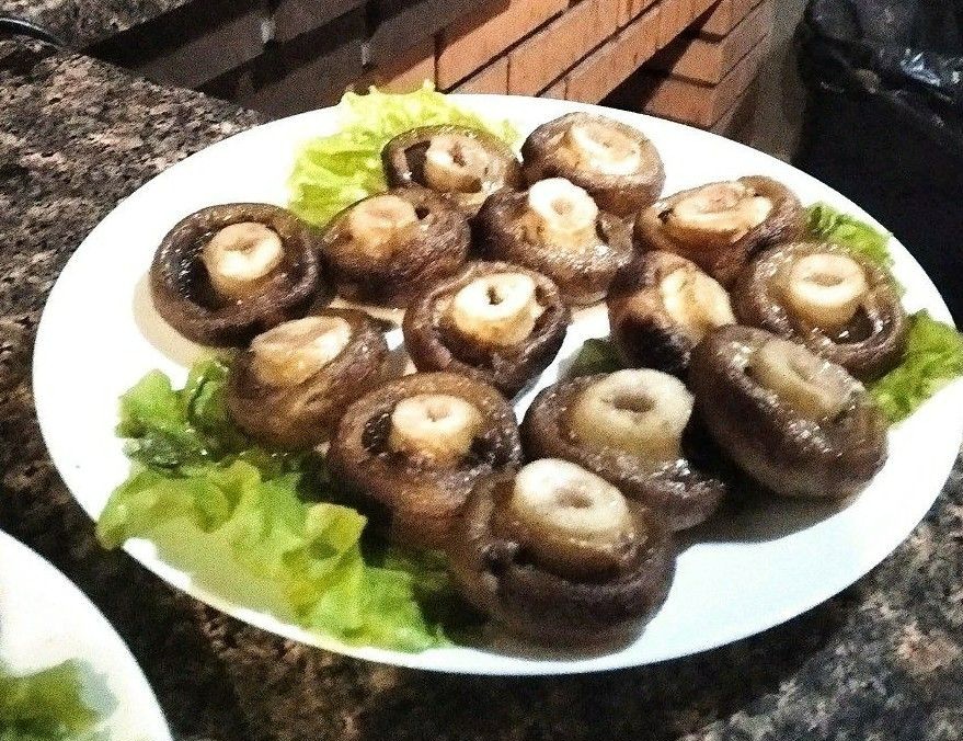 Гриби печериці на грилі