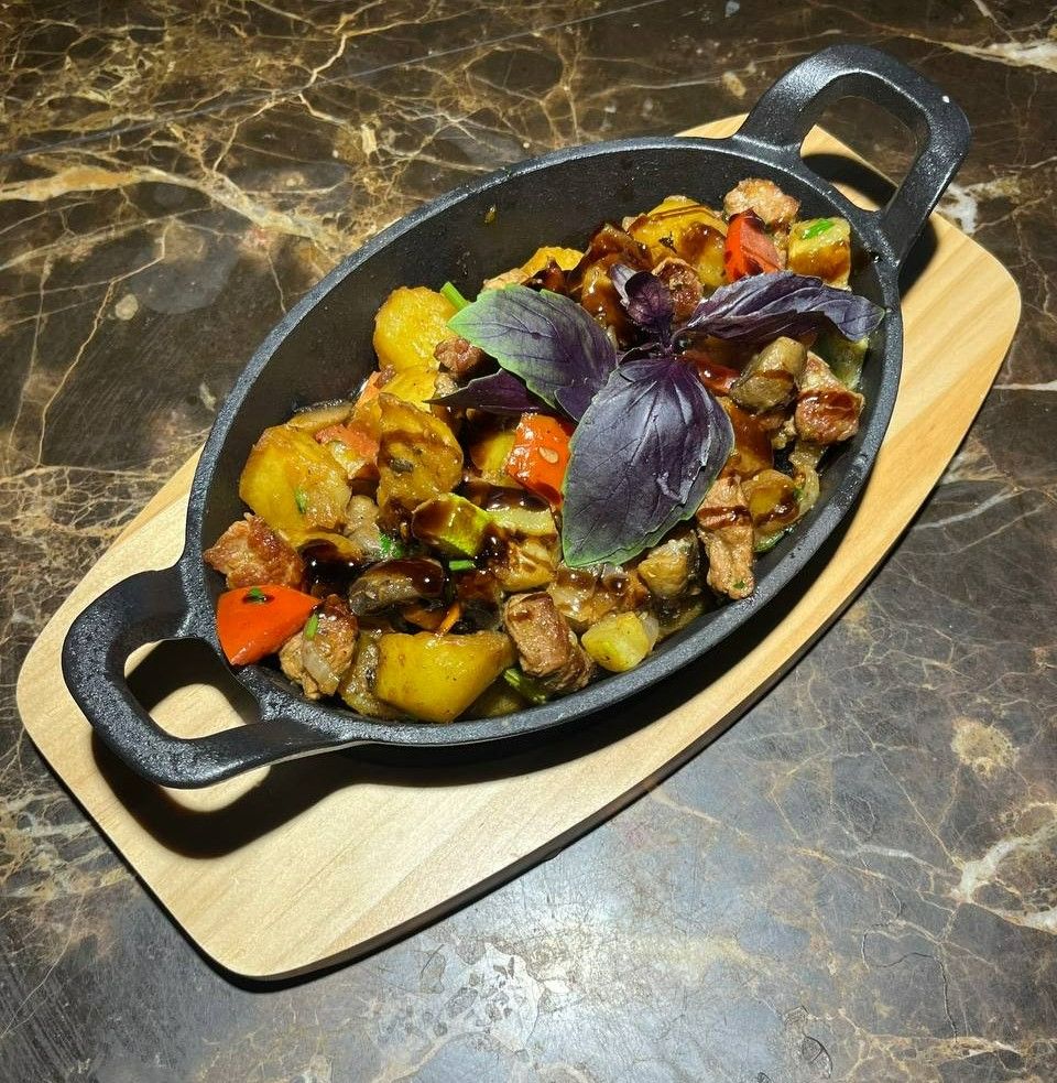 Пательня зі свининною