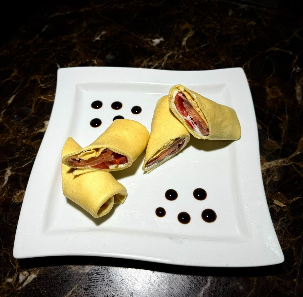 Блін з сьомгою і філадельфіею