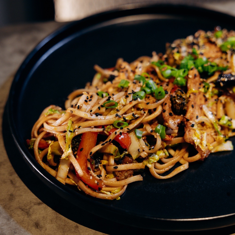 Локшина удон з куркою