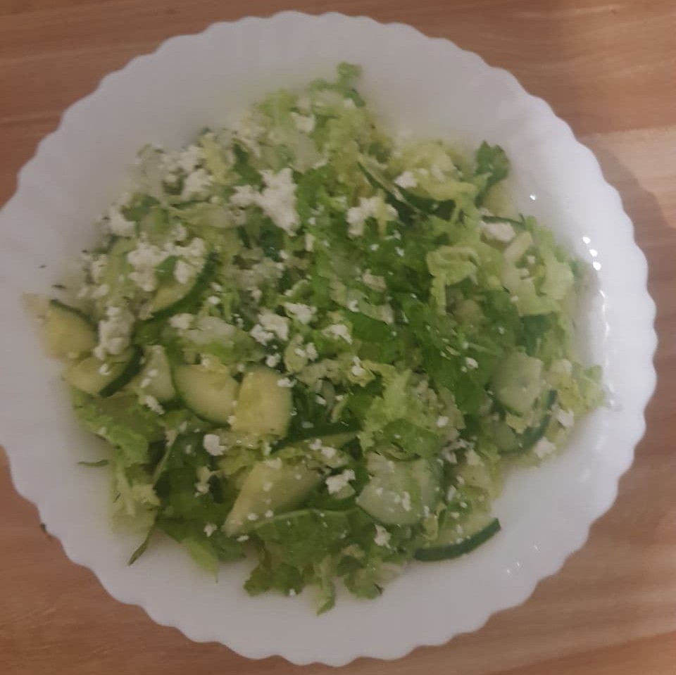 Зелений салат з бринзою