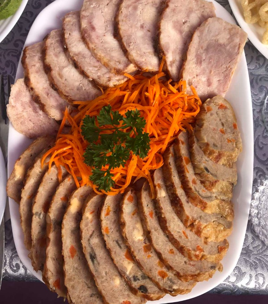 Куряче ніжка  фарширована ,хлібець