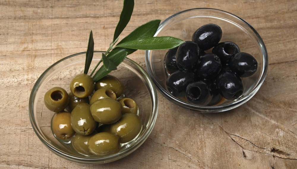 Оливки та маслини