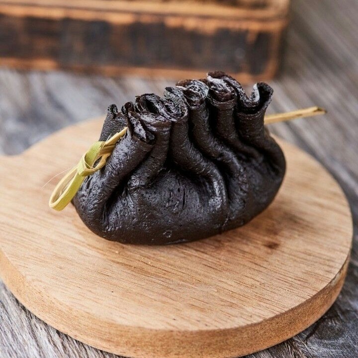 Мішечок з млинця з веганським лососем та крем сиром