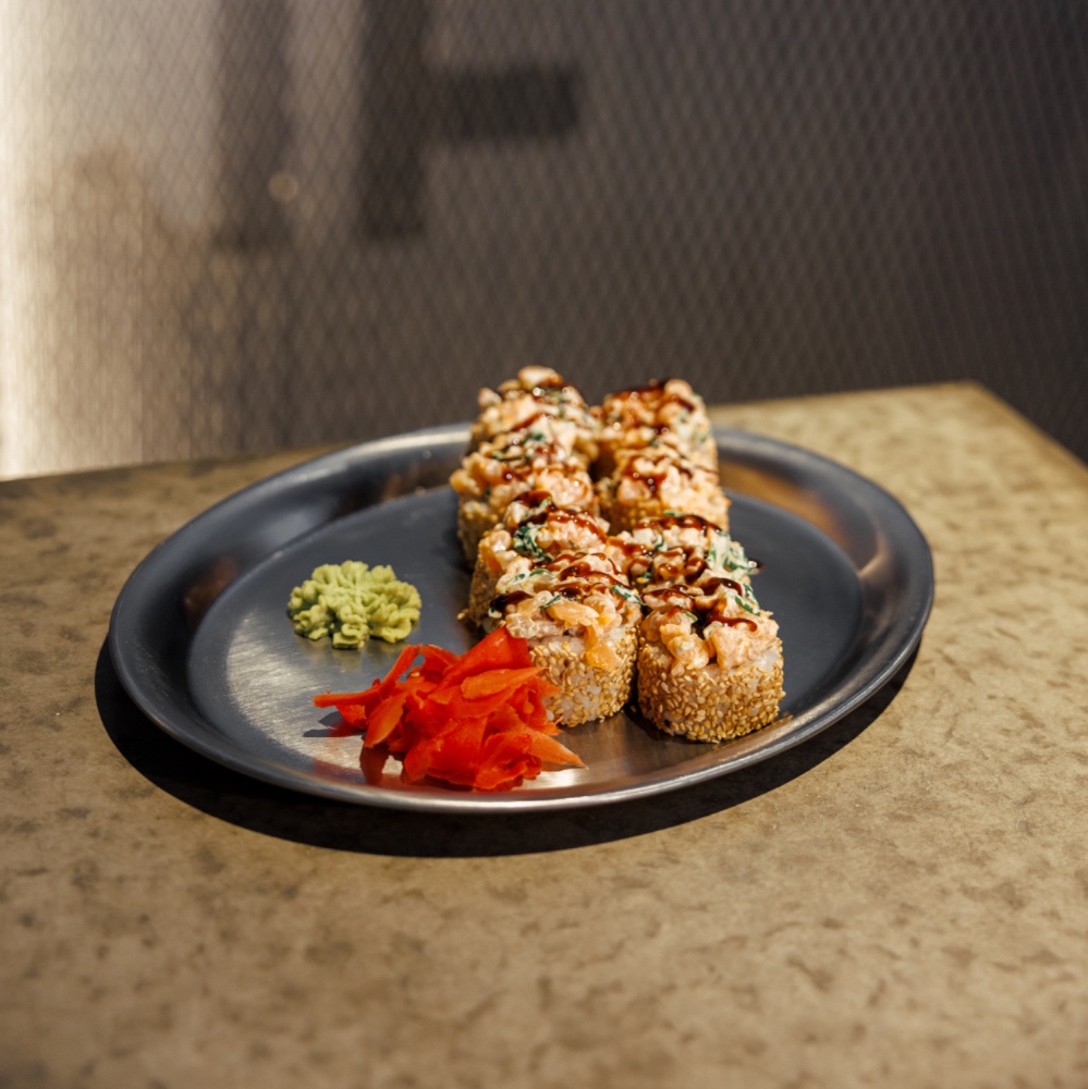 Рол з тар-таром лосося