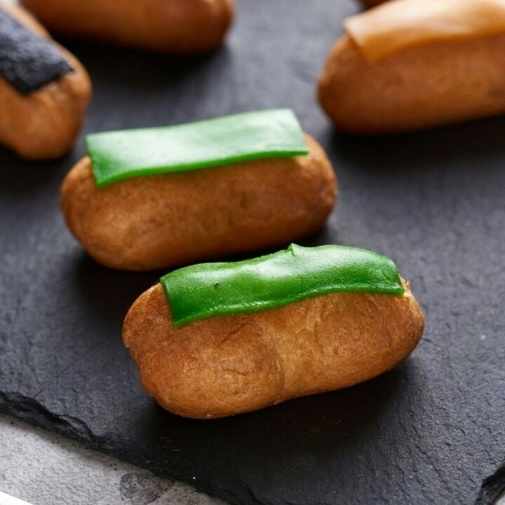 Міні еклер Фьюжн з мусом веганської сьомги та желе вассабі