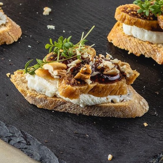 Брускета з рослинним